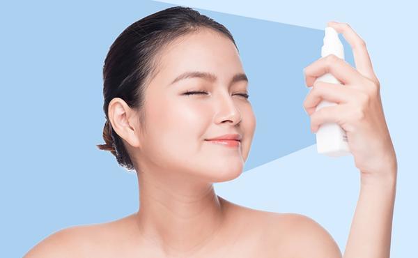 Tónico facial, ¿debo usarlo en mi rutina de limpieza?