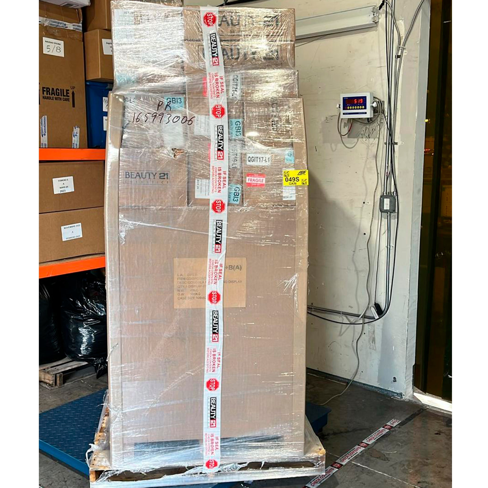 Beauty Island Floor display - L.A. Girl | Wholesale Makeup