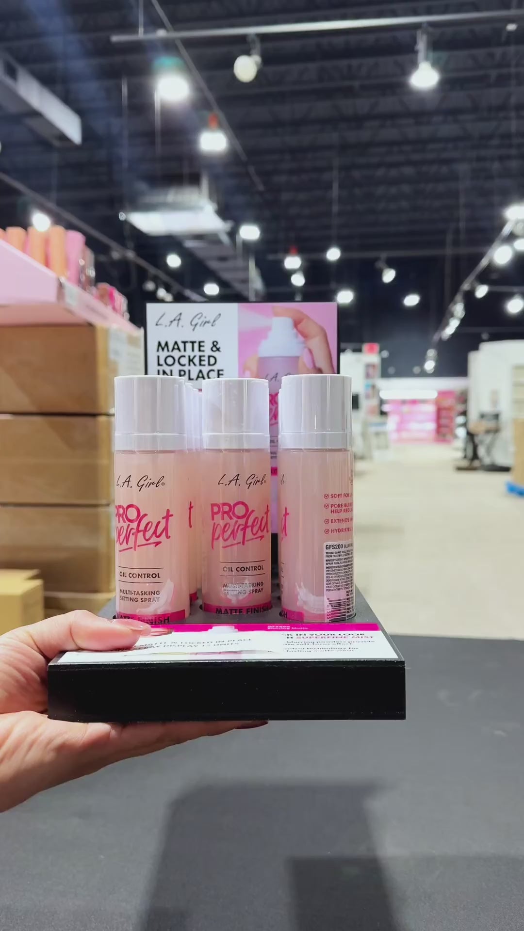 Matte & Locked In Place Setting Spray L.A. Girl | Wholesale Makeup