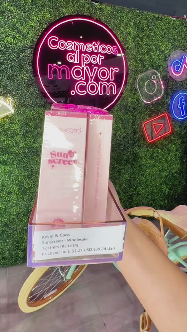 Time Love - Lip Gloss & Lip Oil Kevin & Coco | Wholesale Makeup