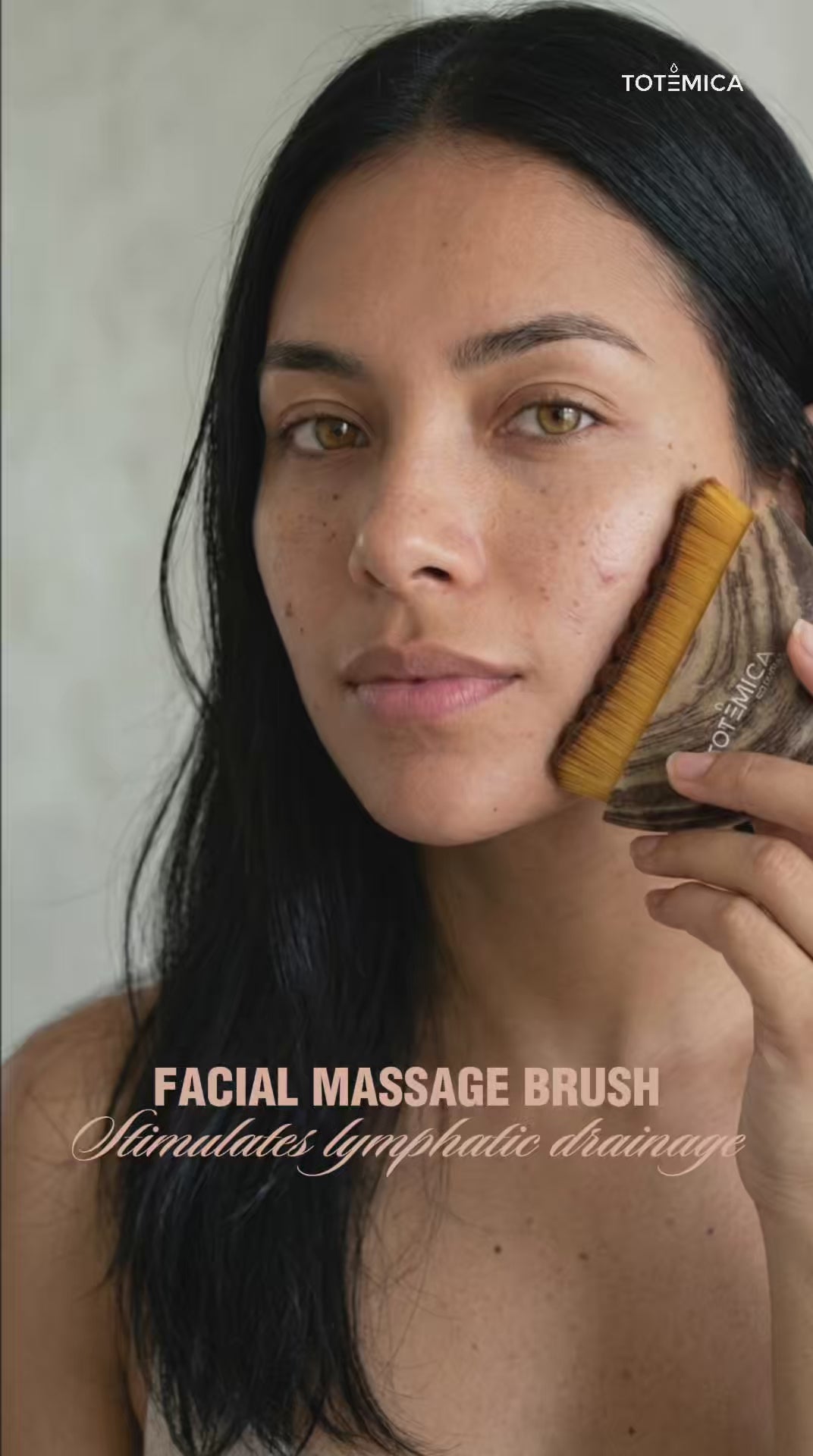Massage Brush - Totemica | Wholesale Makeup