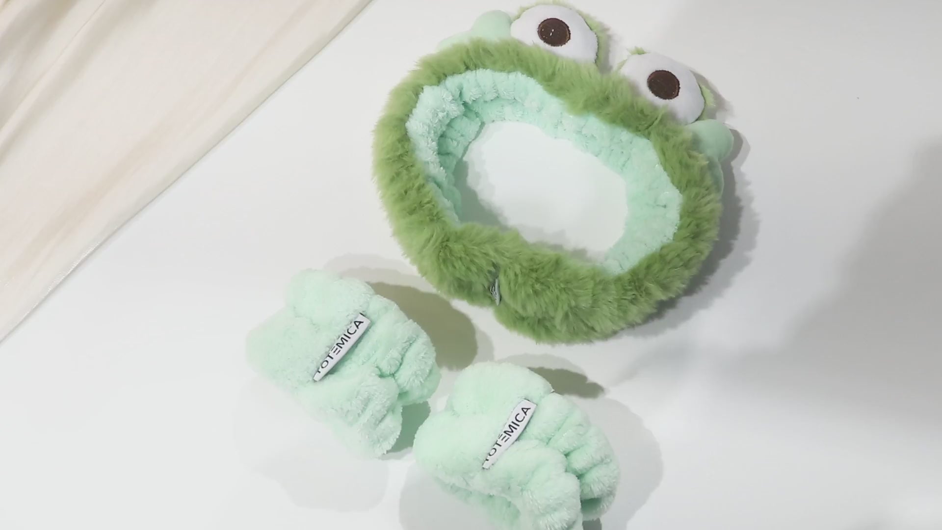 Spa Headband & Wristband Monster Totemica | Wholesale Makeup