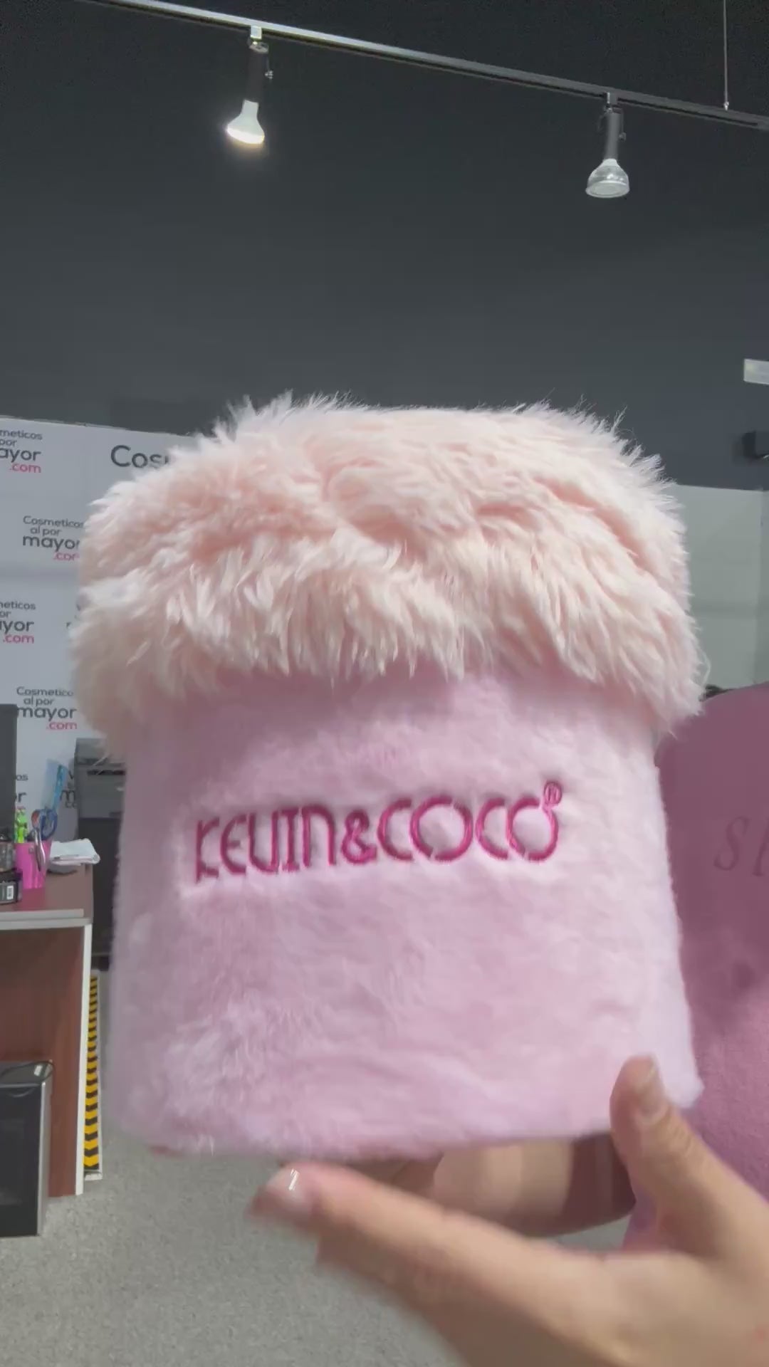 Fluffy Bucket - Kevin & Coco | Wholesale Makeup